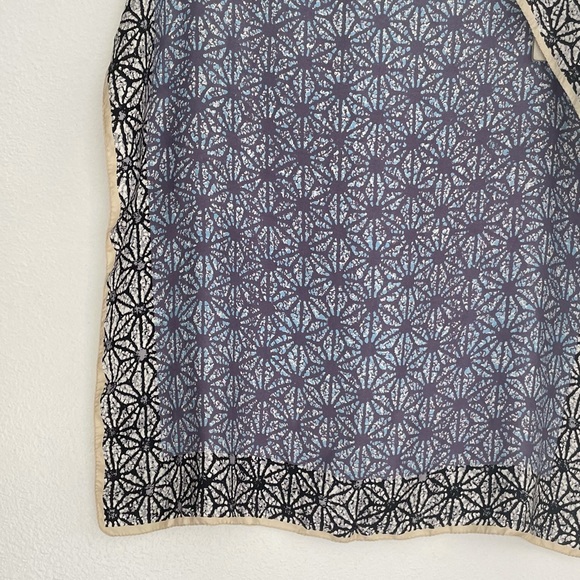 NWT Patterned Blue Square Silk Scarf by Épice - Picture 4 of 9